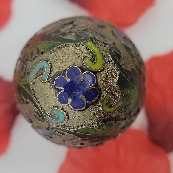 Vintage Chinese cloisonne egg ornament - Picture 3 of 4